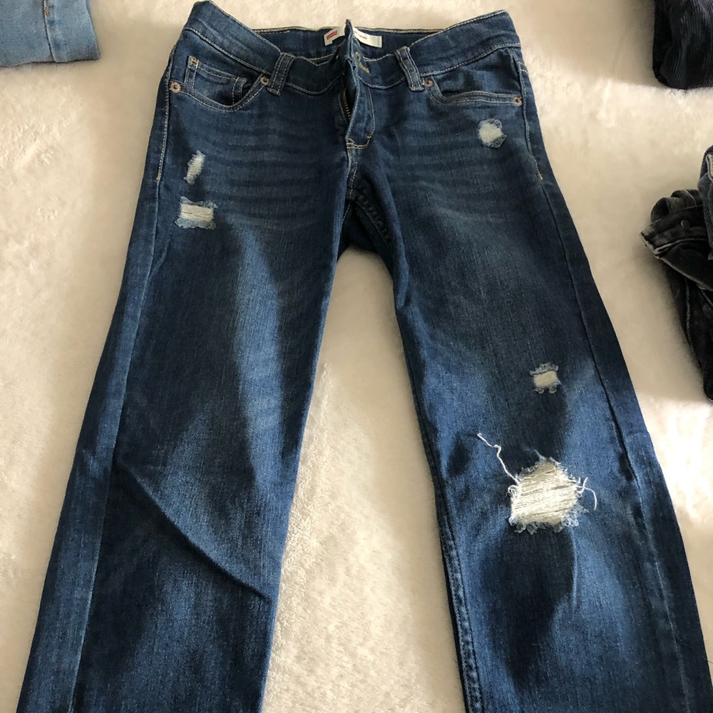 kids levi’s dark washed ripped jeans
